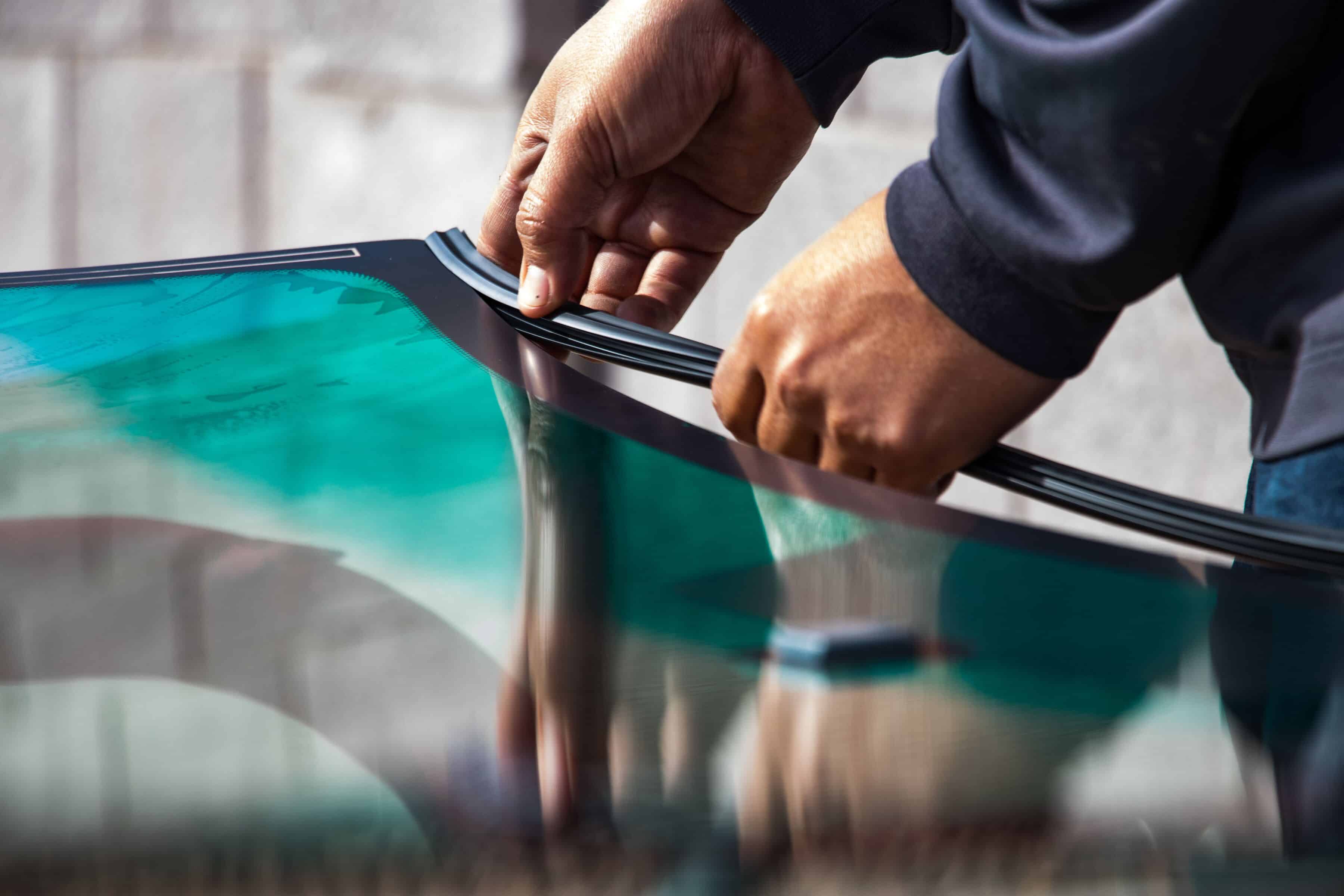 Mobile Windshield Replacement Services in Phoenix, AZ